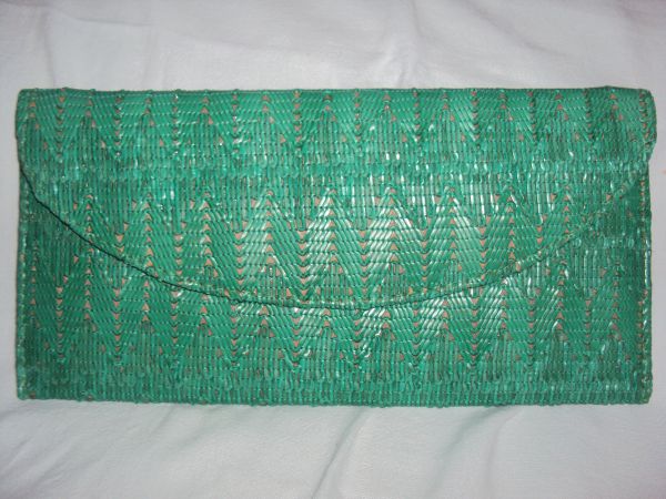 Carteita verde em palha
